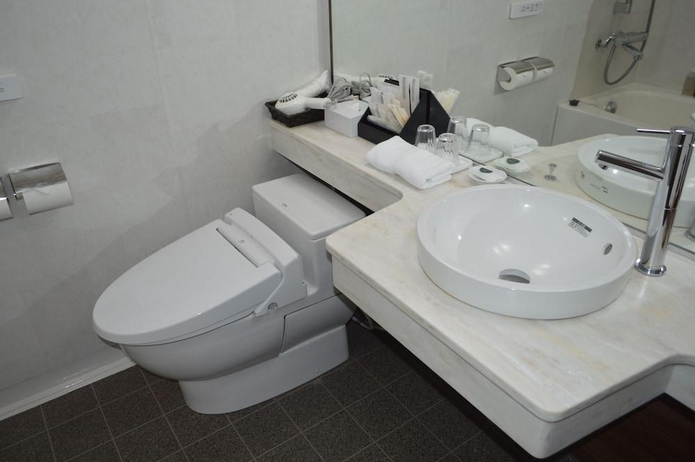 Ana Crowne Plaza Kumamoto New Sky By Ihg Hotell Exteriör bild