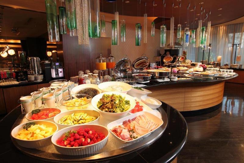 Ana Crowne Plaza Kumamoto New Sky By Ihg Hotell Exteriör bild